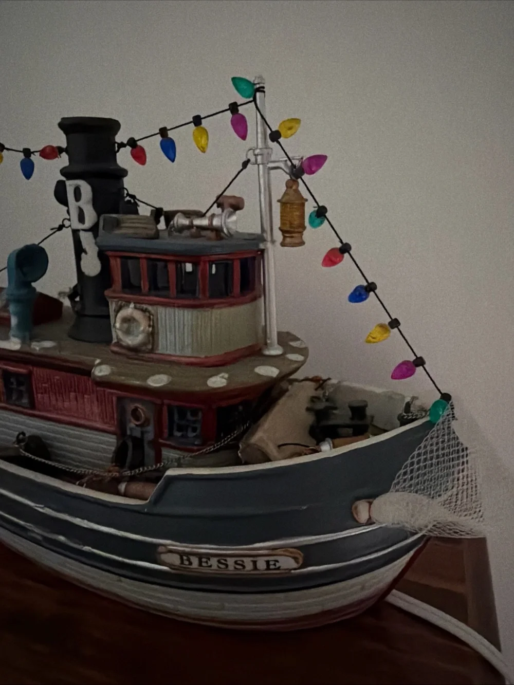 Lemax 2001 Lighted Bessie Boat with Multicolor String Lights
